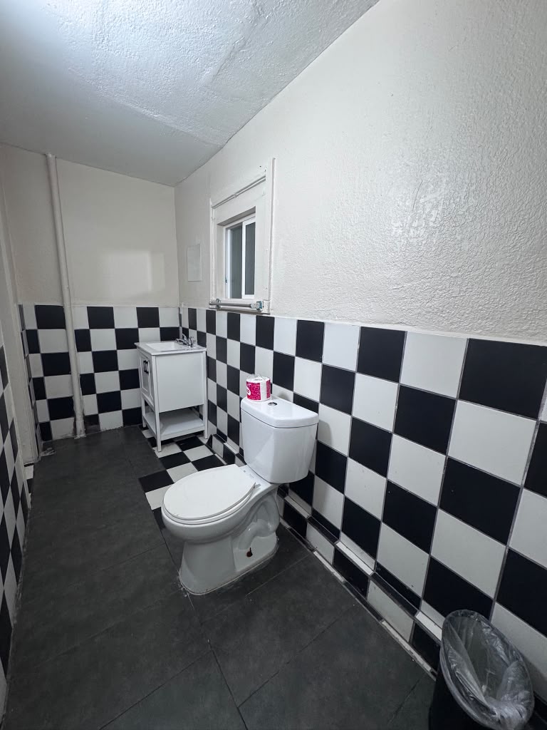 Clean Guest Bathroom