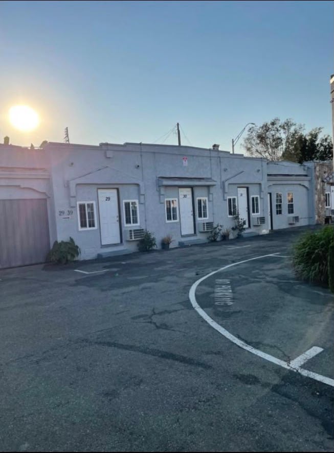 Motel Exterior View 3