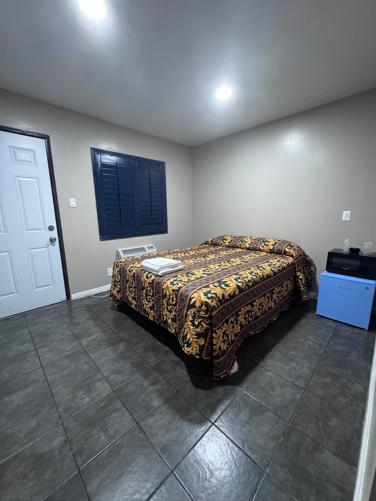 Deluxe Single Bed Room - Monterey Motel Long Beach